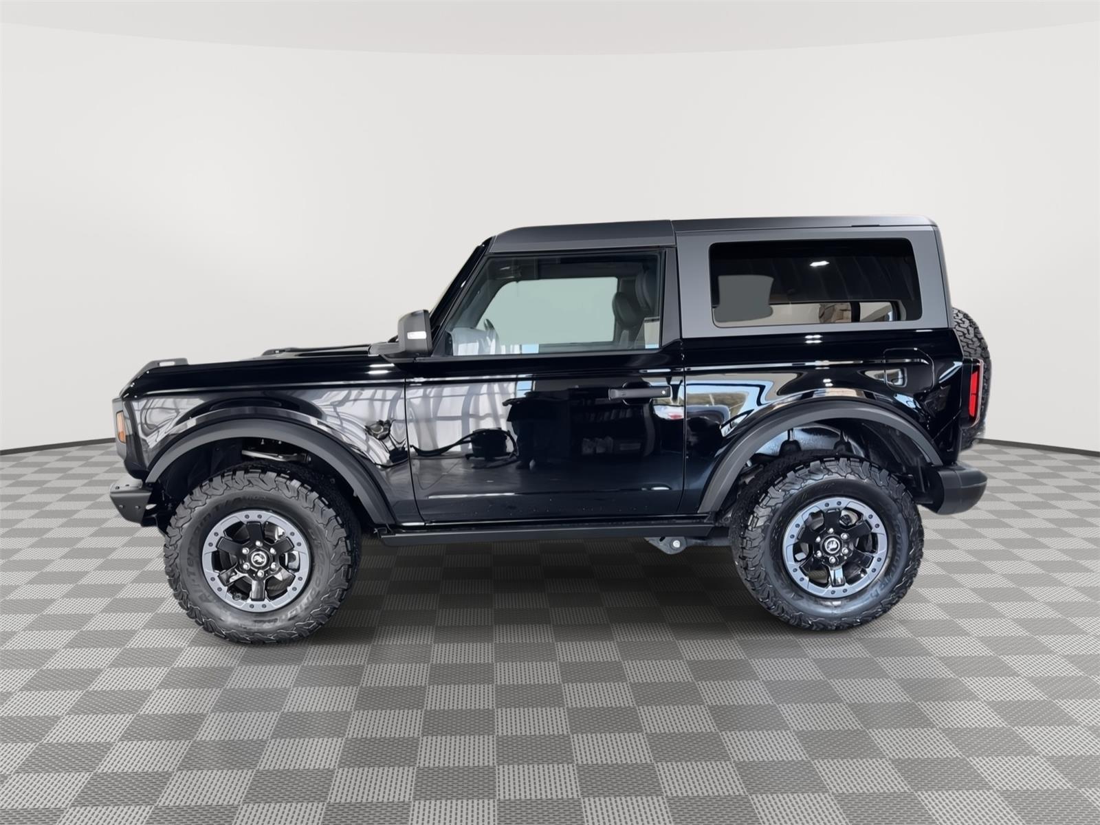Vehicle photo 2