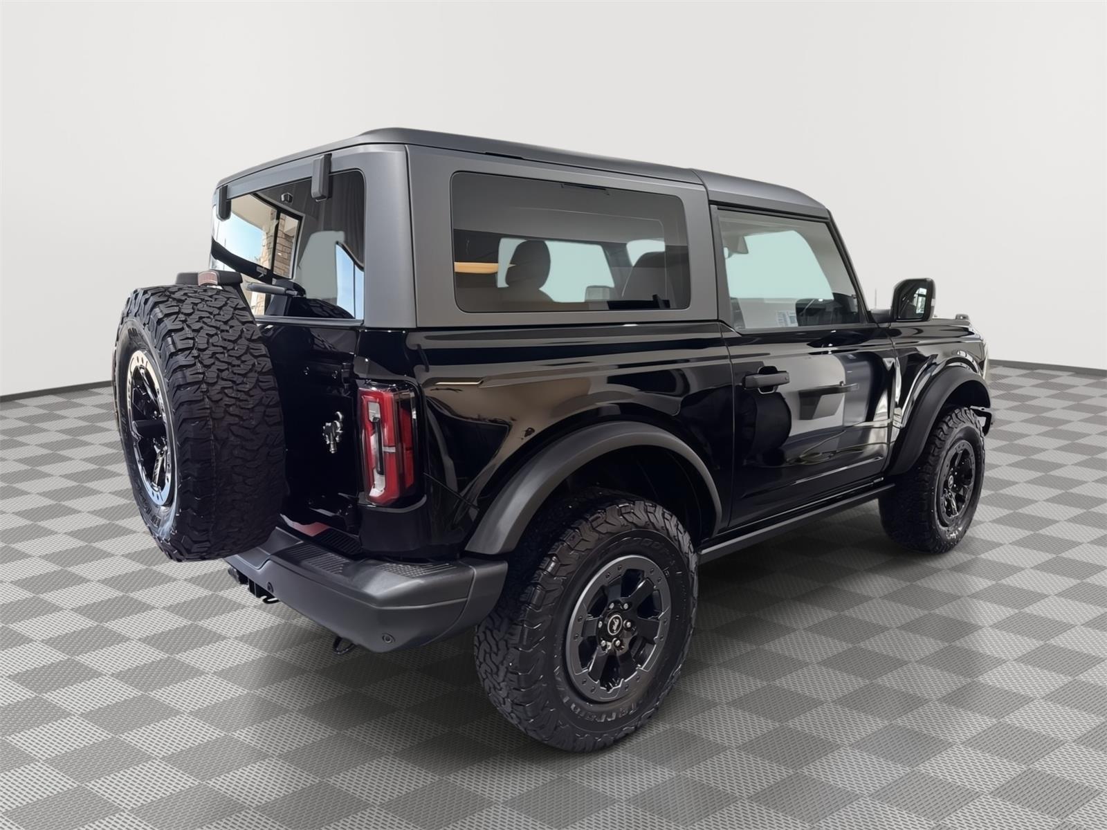 Vehicle photo 8