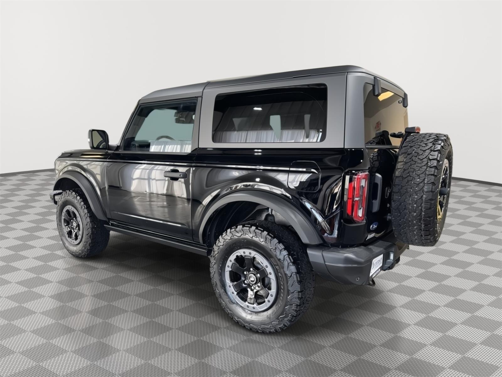 Vehicle photo 10
