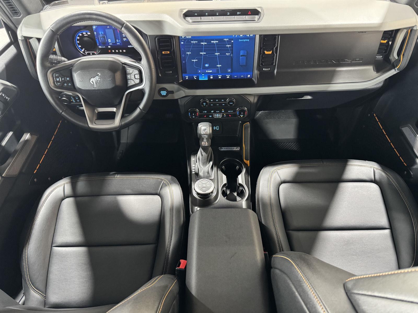 Vehicle photo 24