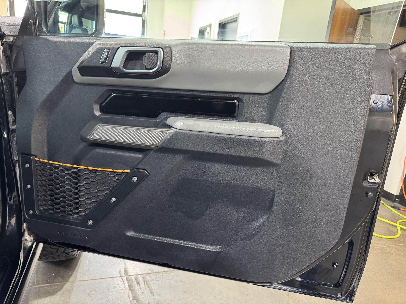 Vehicle photo 26