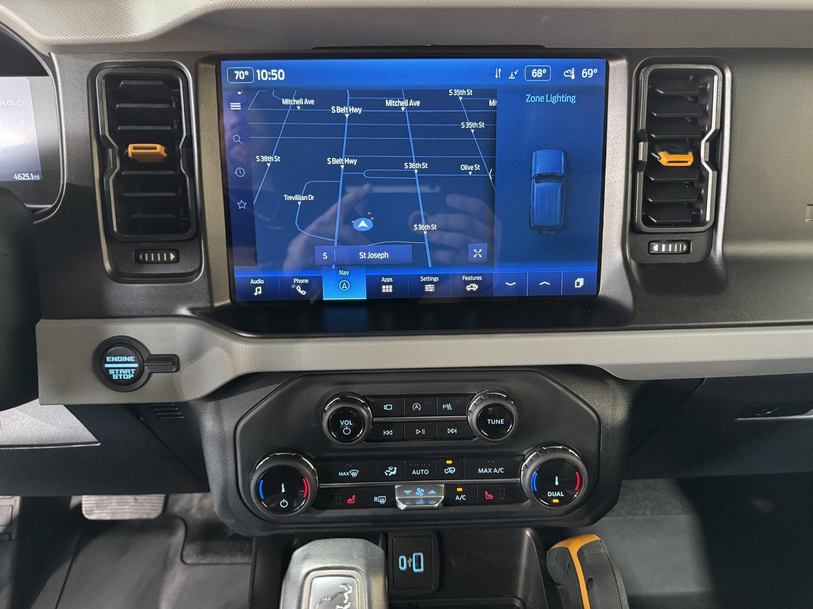 Vehicle photo 32