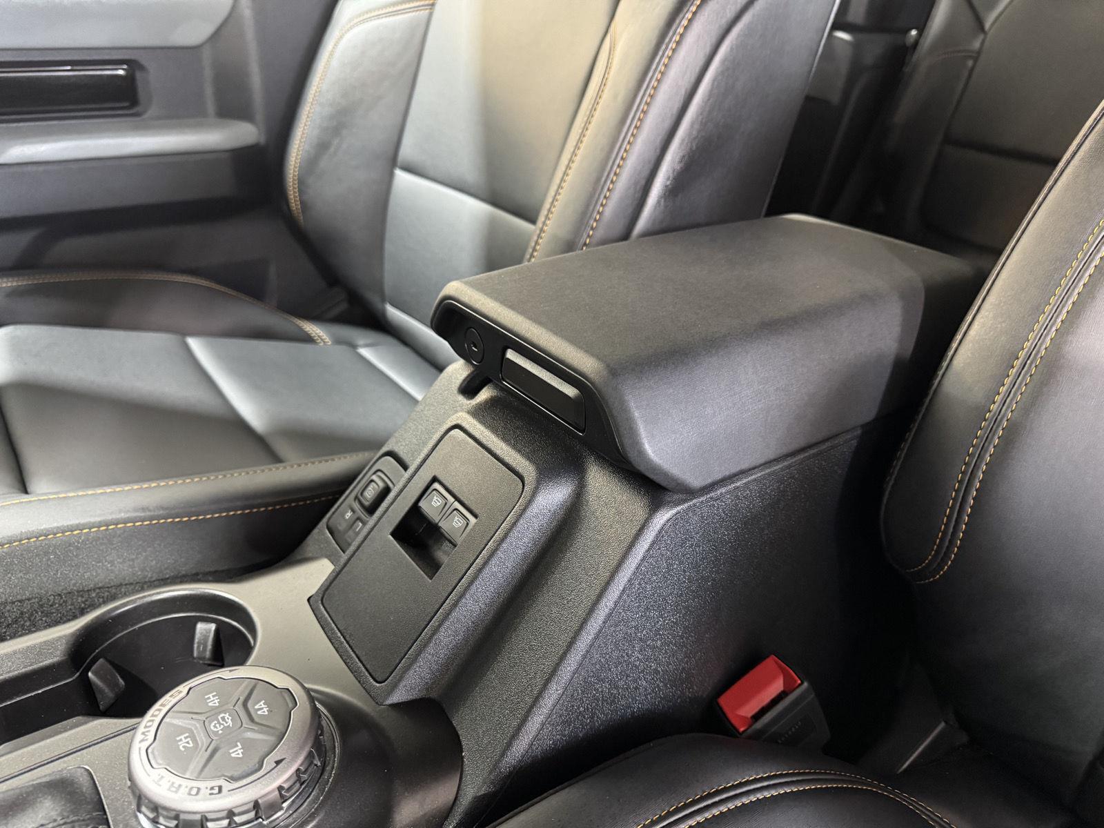 Vehicle photo 37