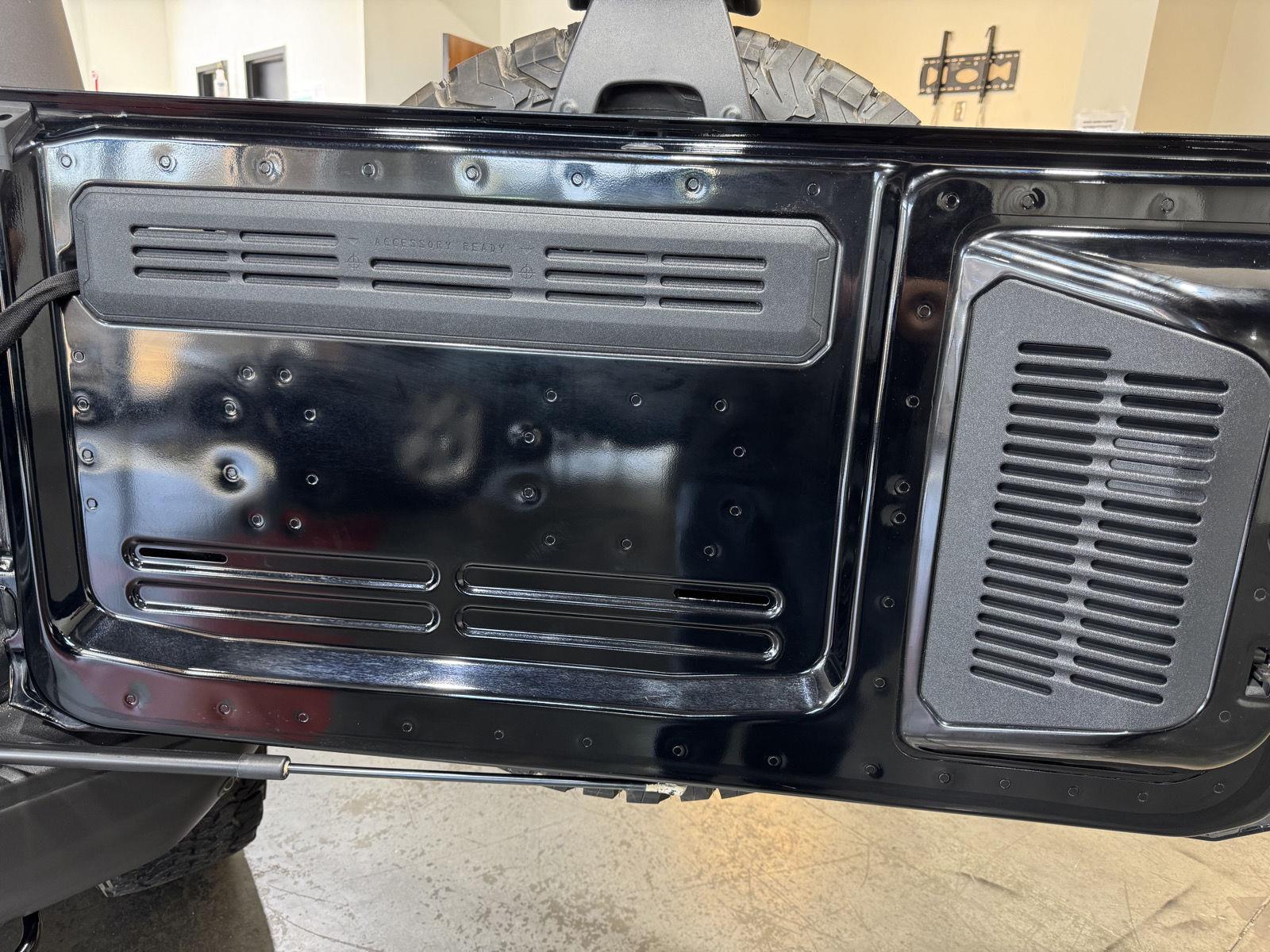 Vehicle photo 43