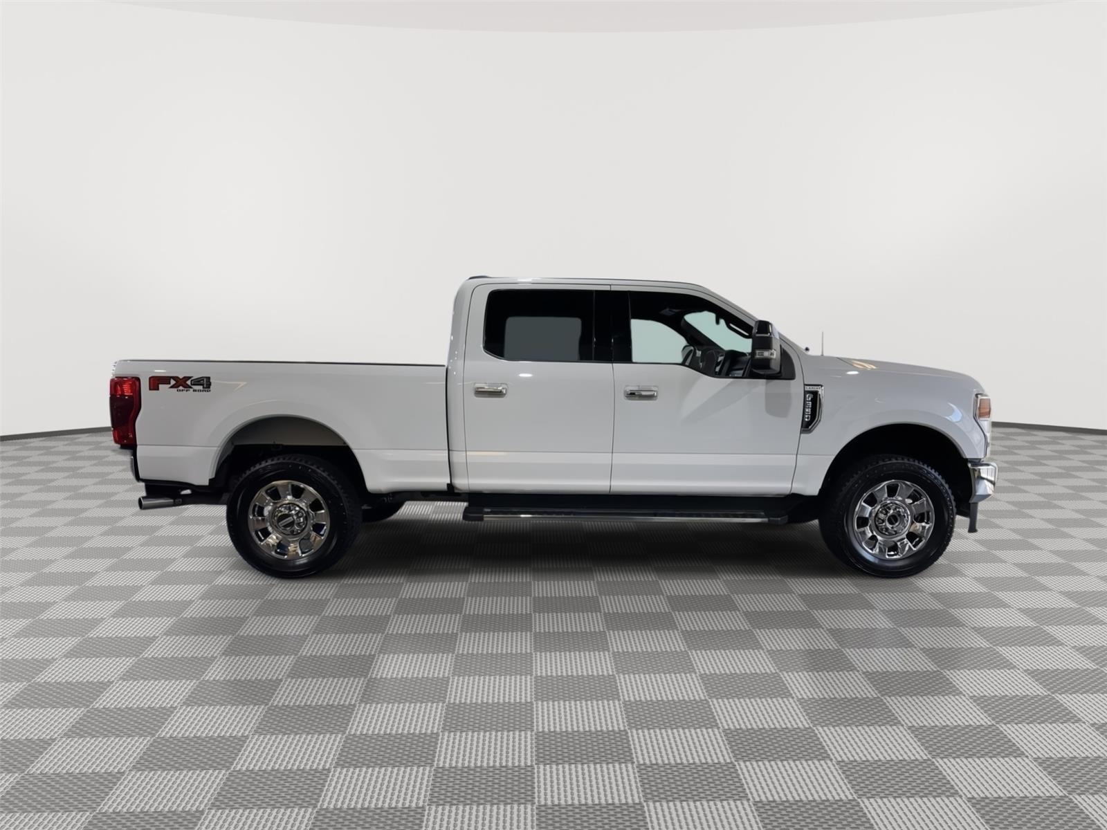 Vehicle photo 7