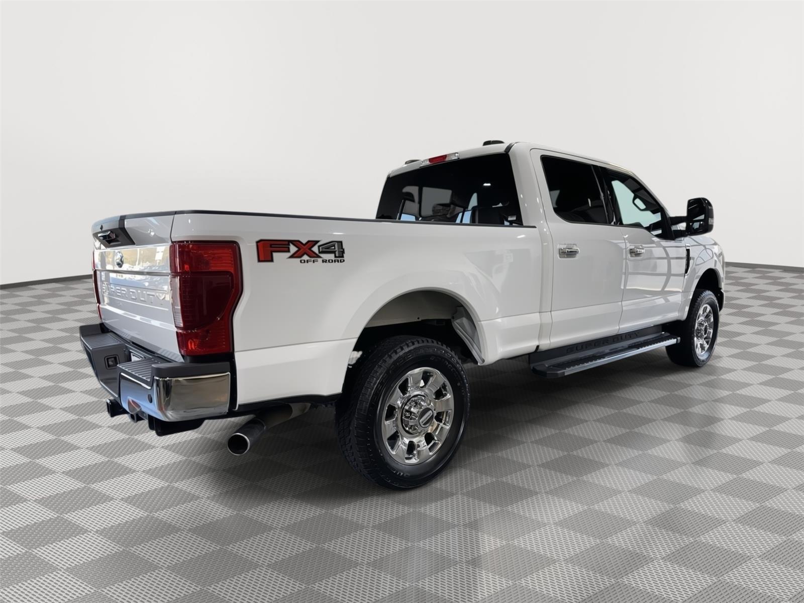 Vehicle photo 8