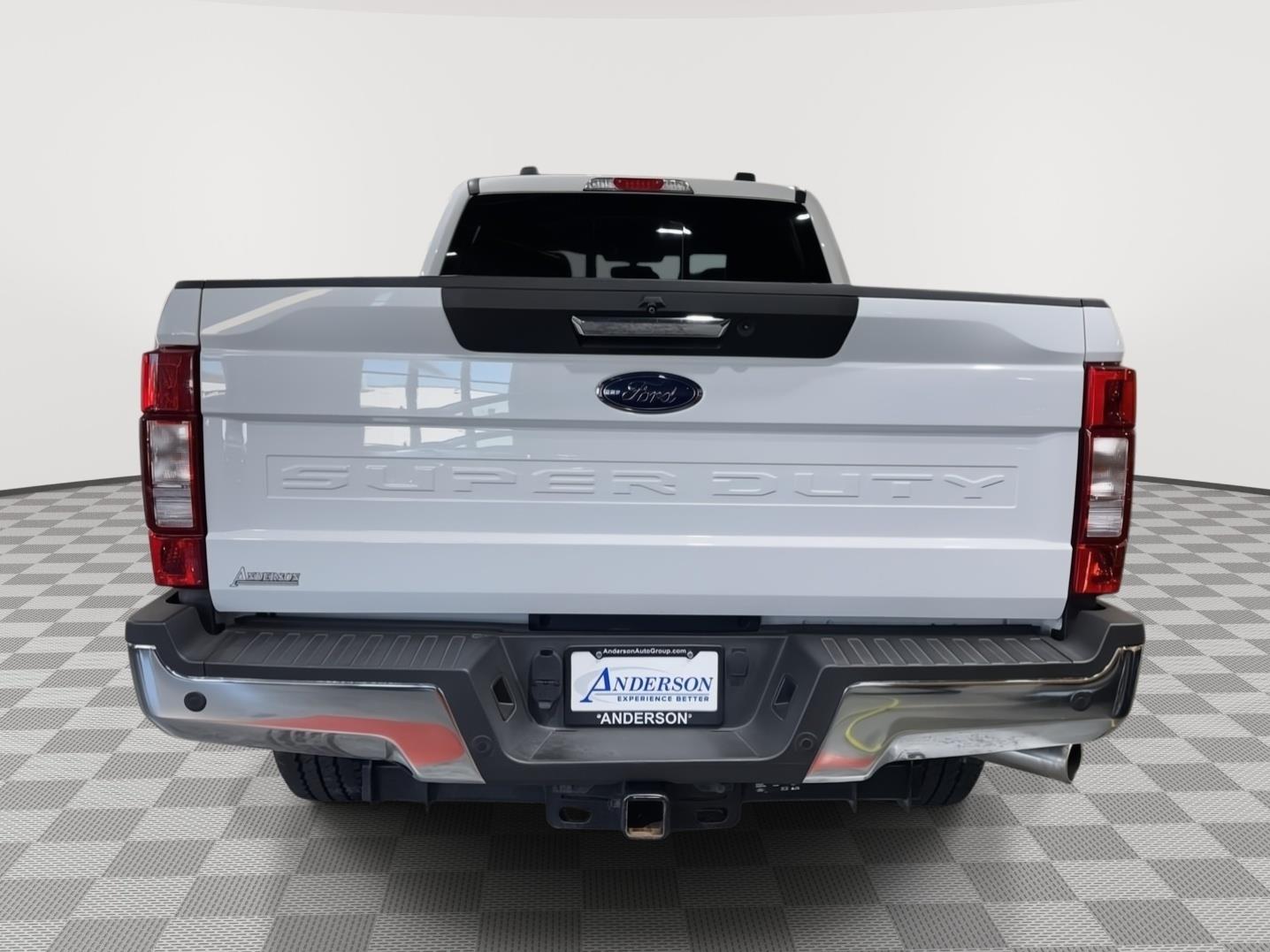 Vehicle photo 9
