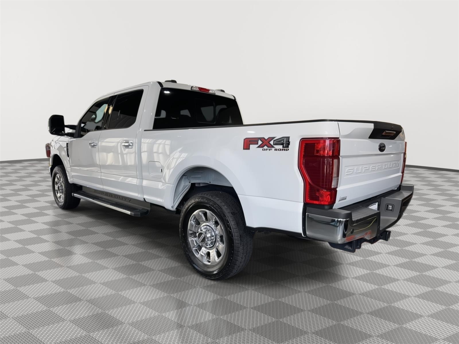Vehicle photo 10