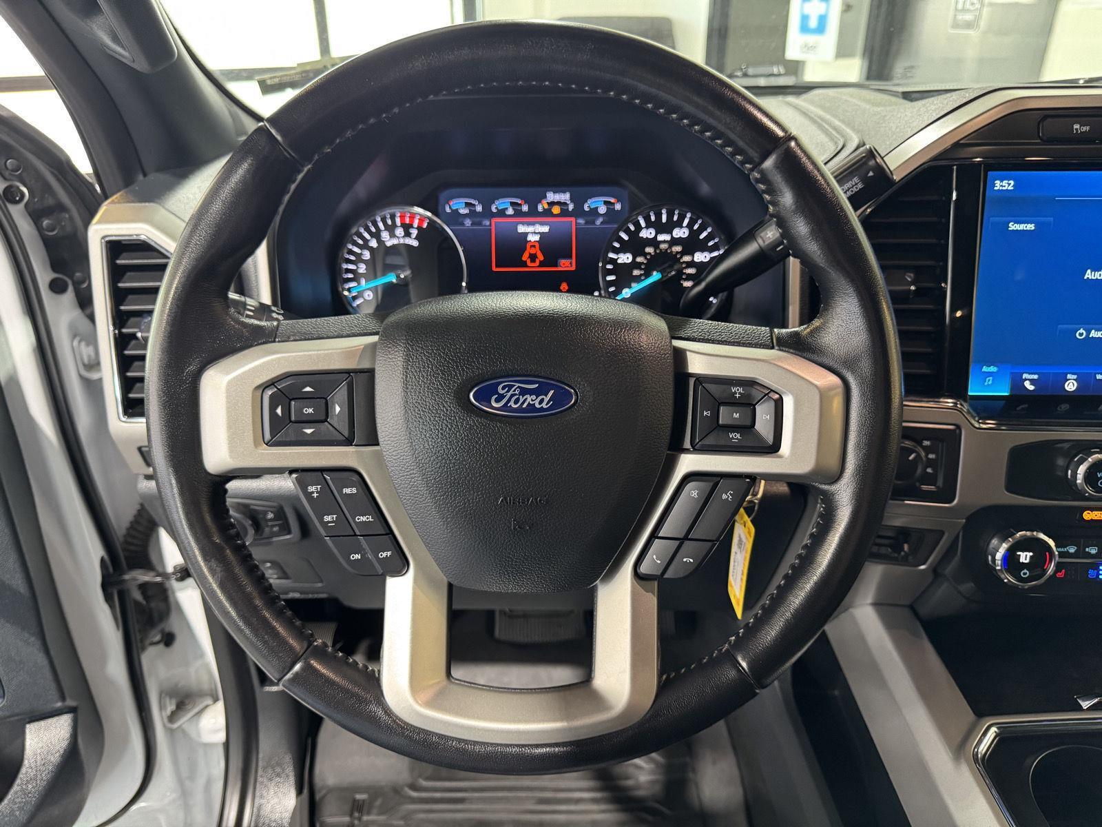 Vehicle photo 13