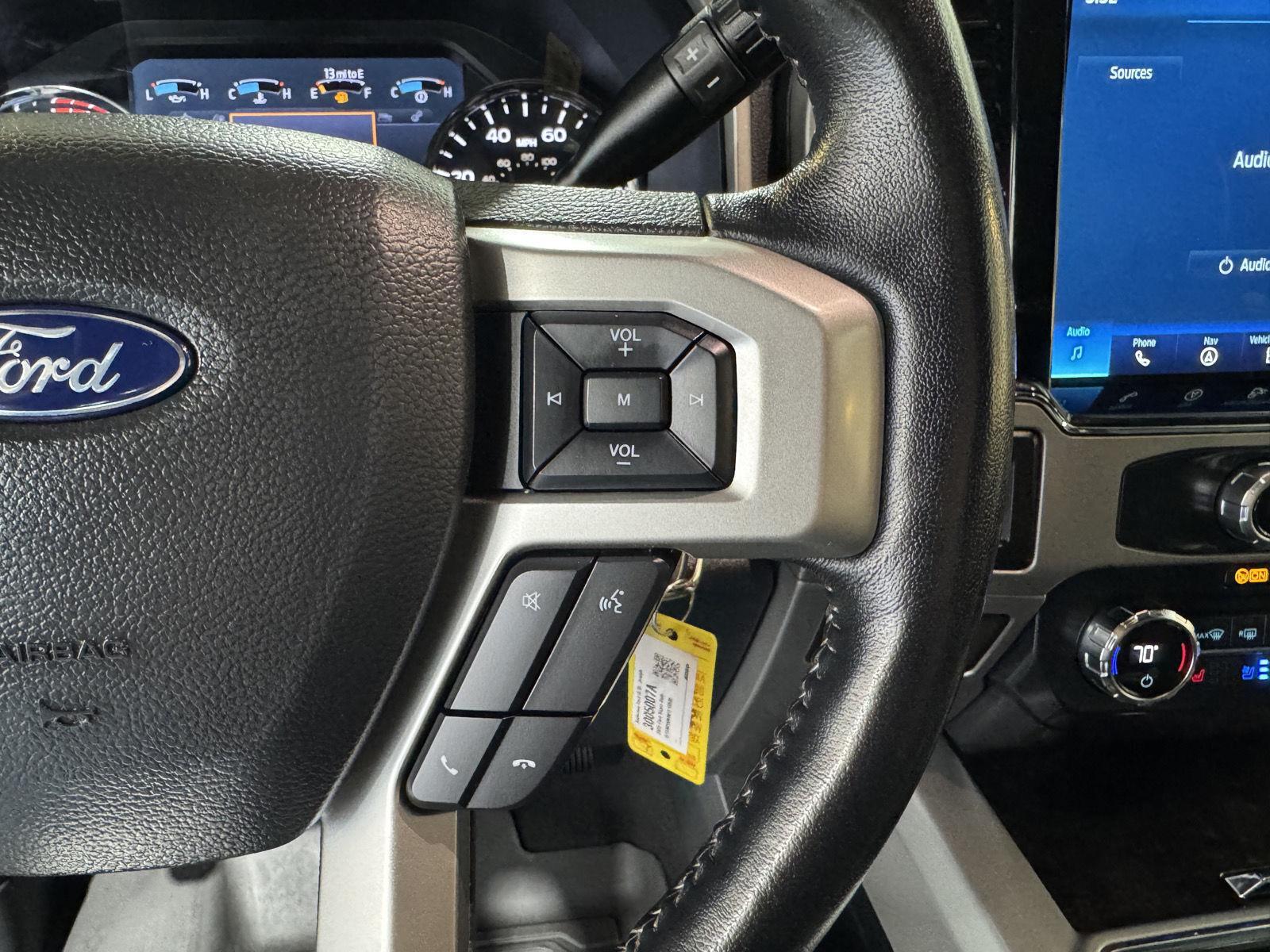 Vehicle photo 16