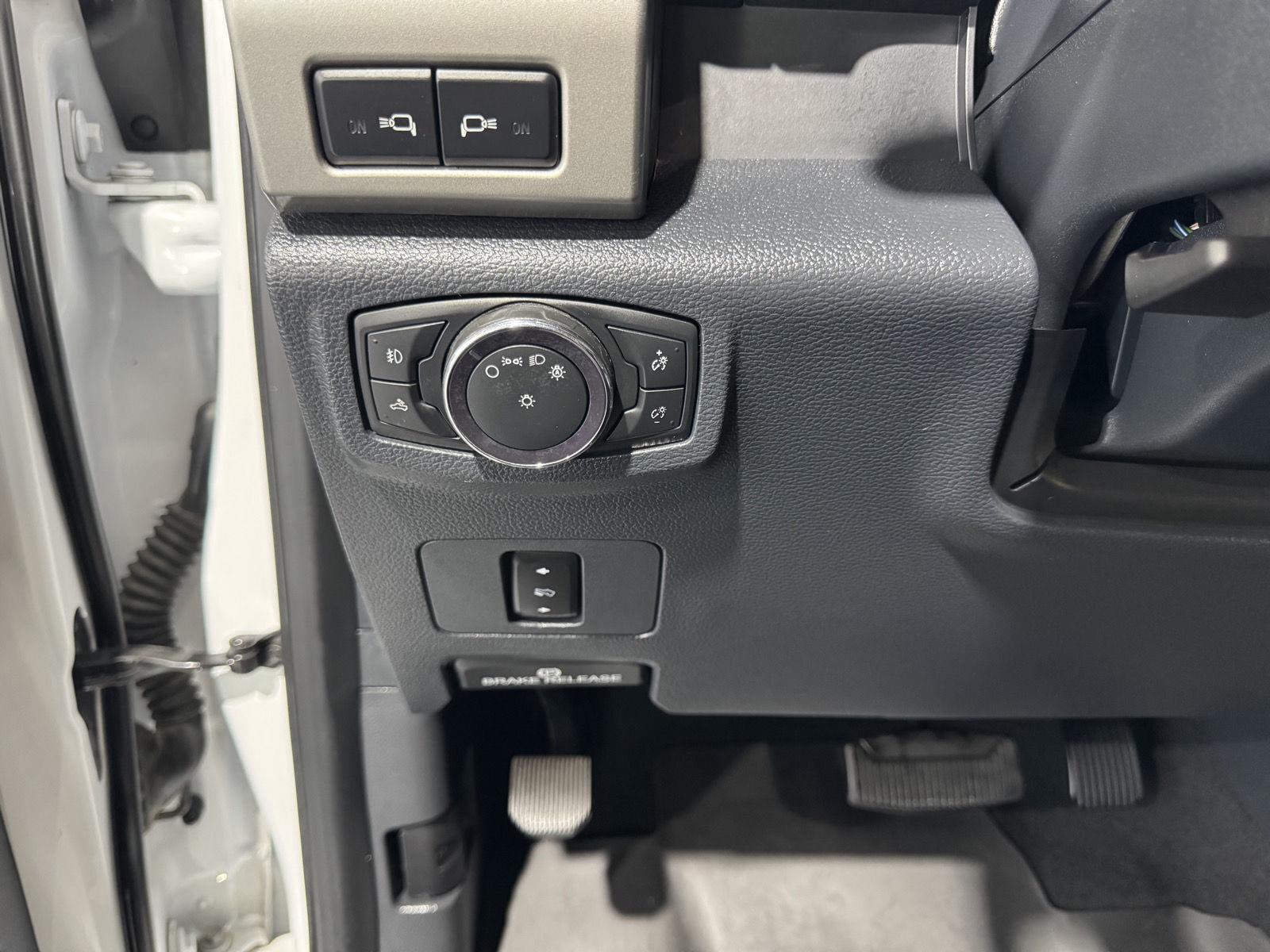 Vehicle photo 19