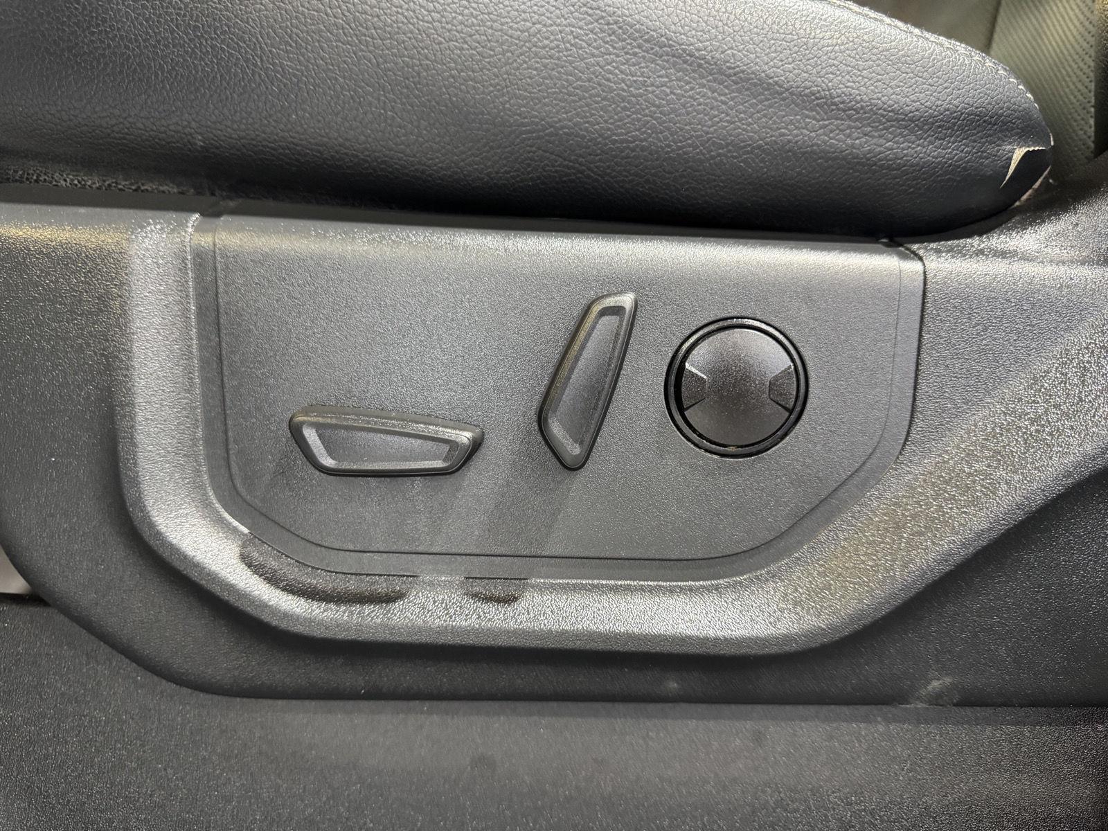 Vehicle photo 22