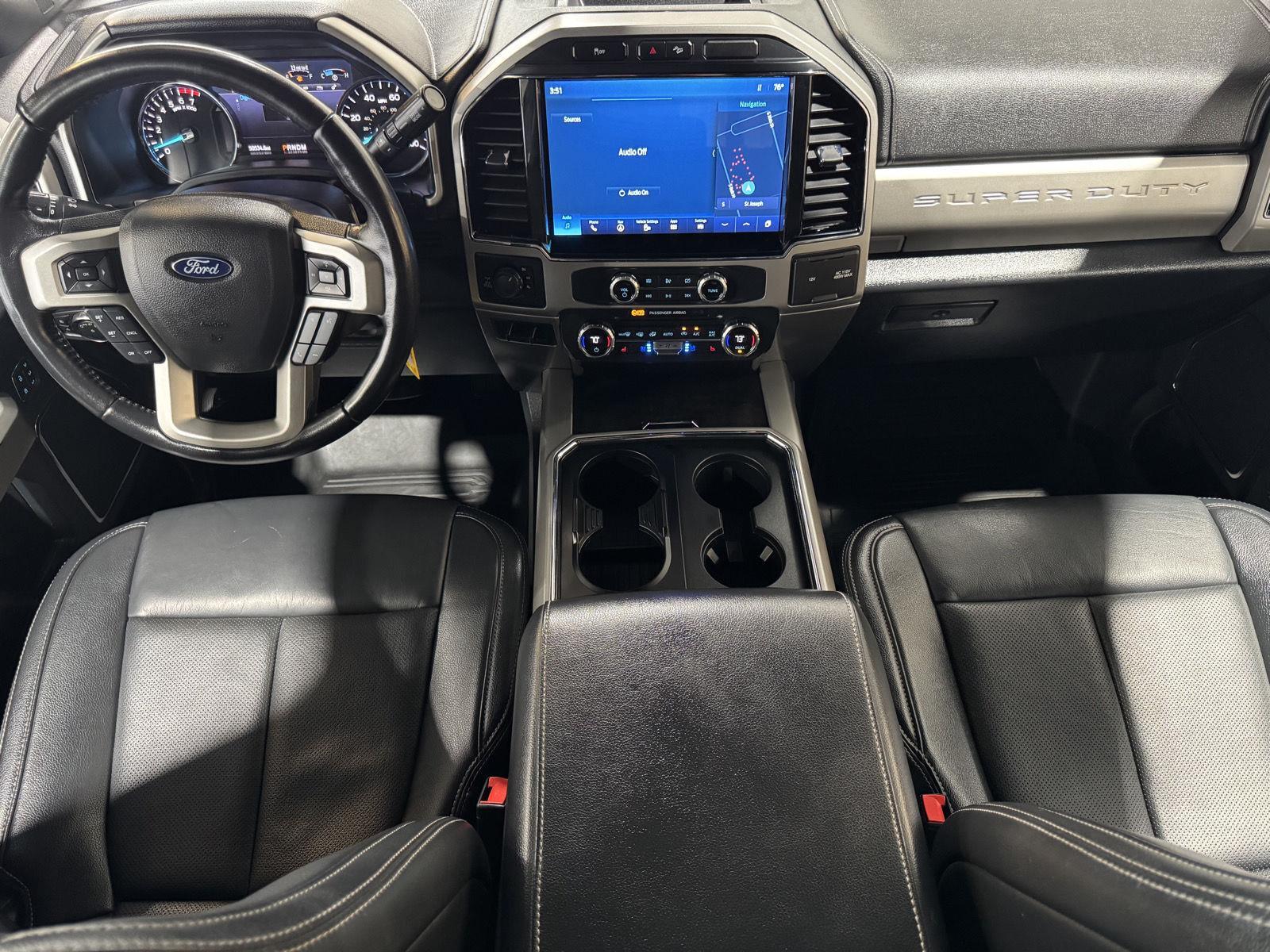 Vehicle photo 23
