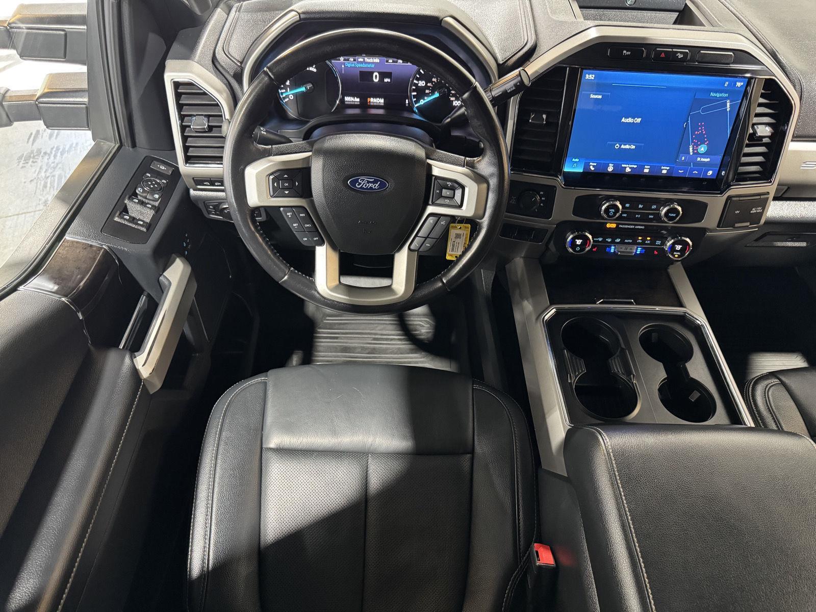 Vehicle photo 24