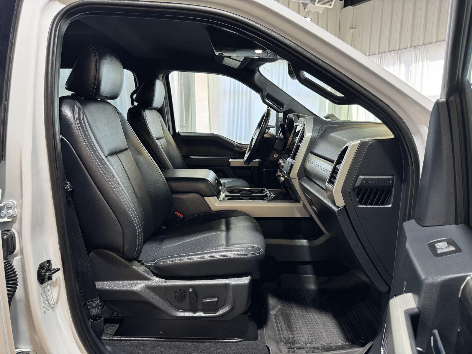 Vehicle photo 26