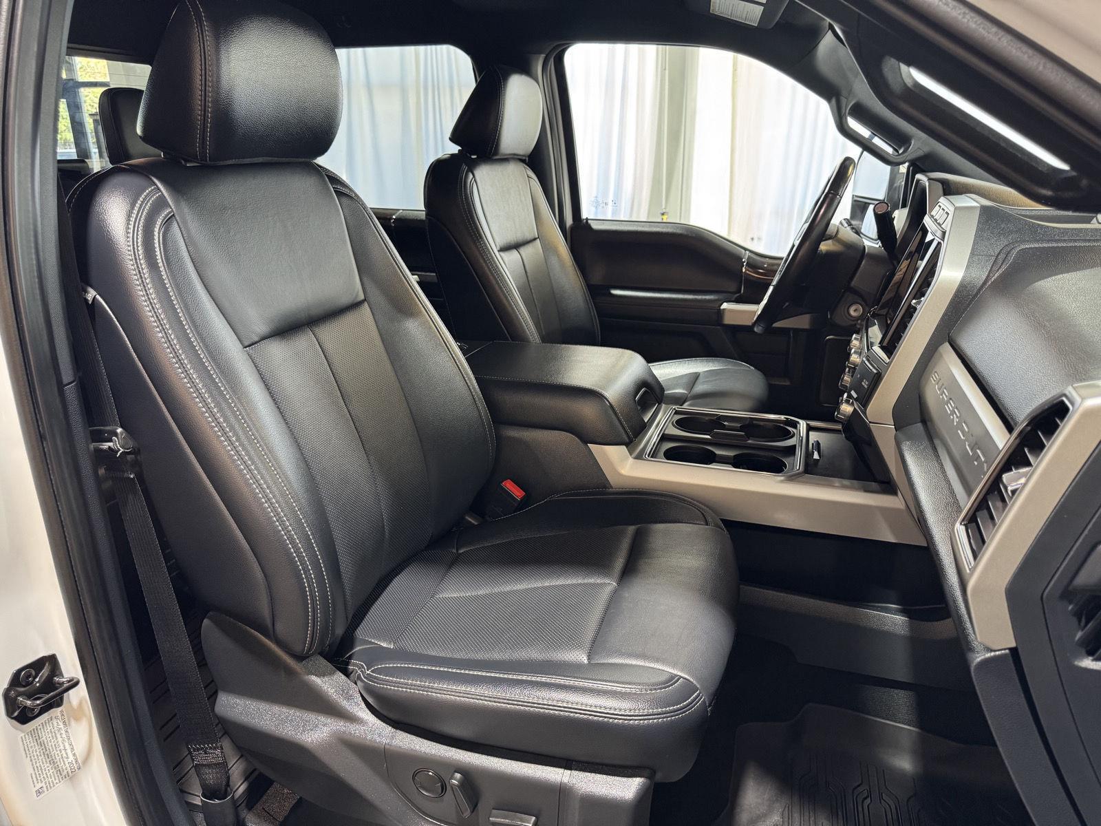 Vehicle photo 27