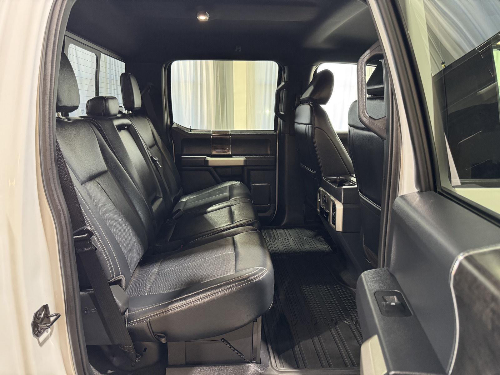 Vehicle photo 30