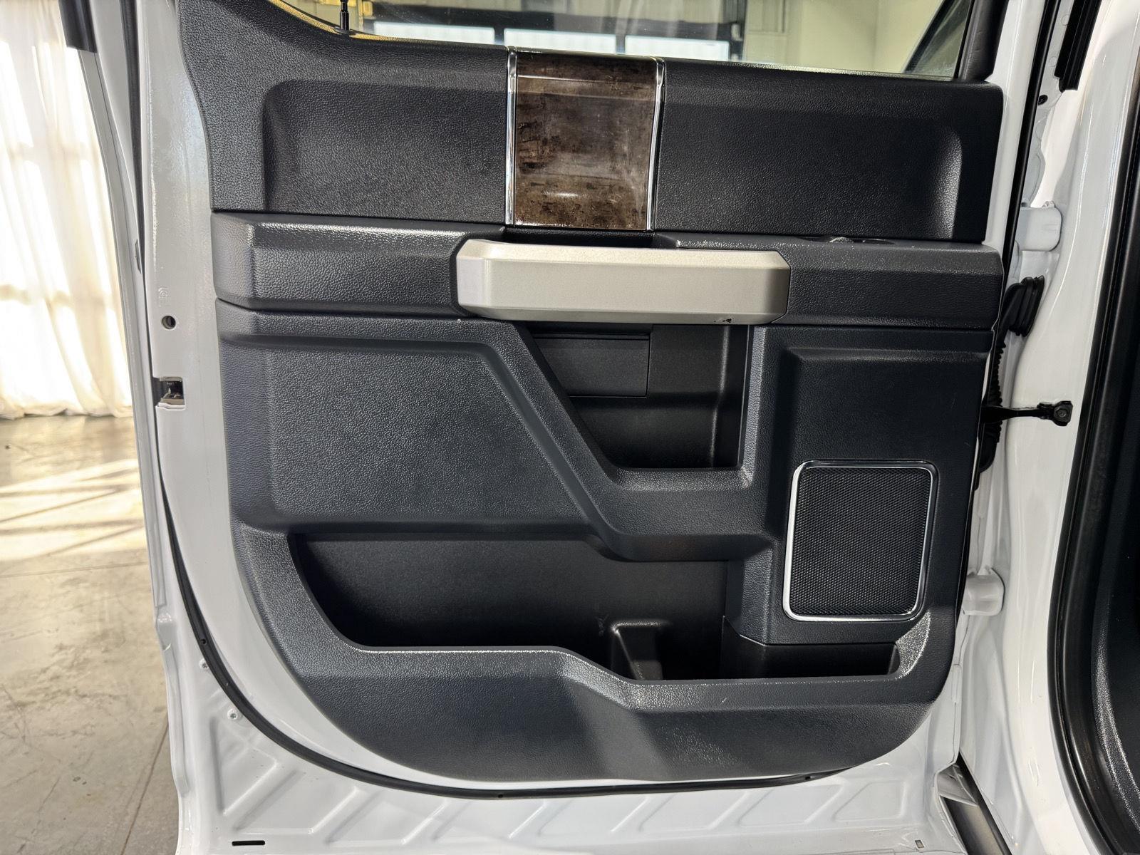 Vehicle photo 31