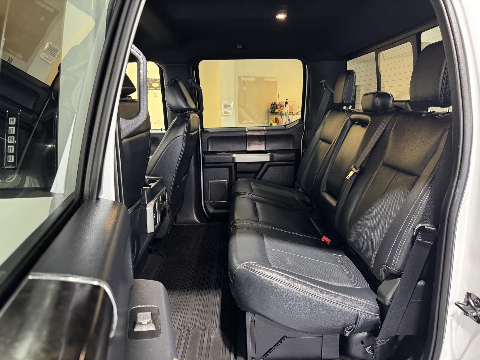 Vehicle photo 32