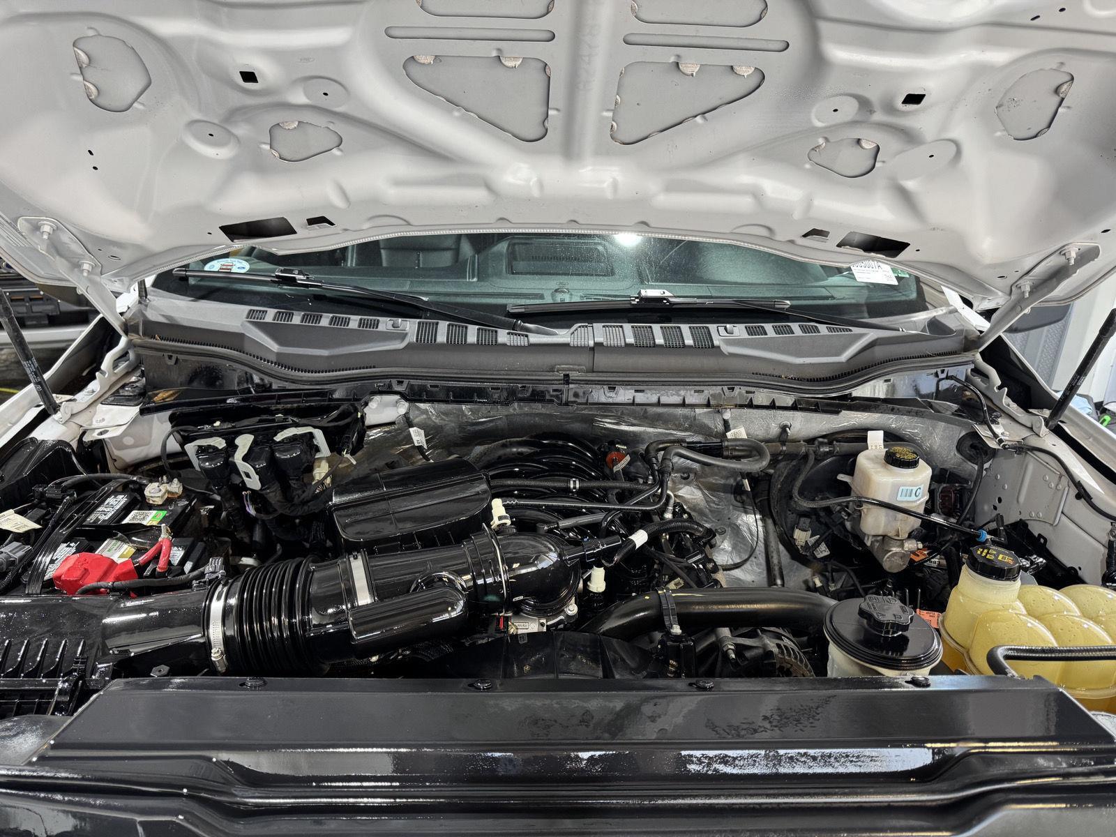 Vehicle photo 43