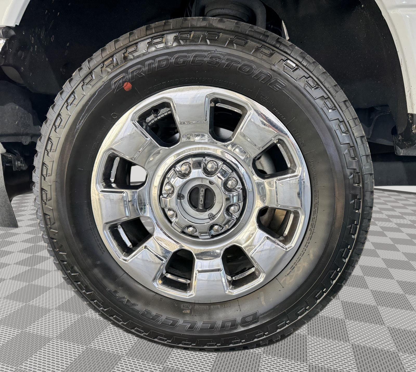 Vehicle photo 46