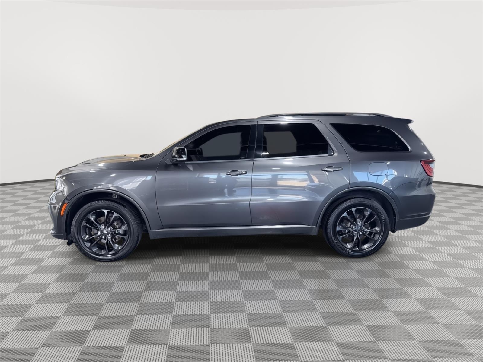 Vehicle photo 2