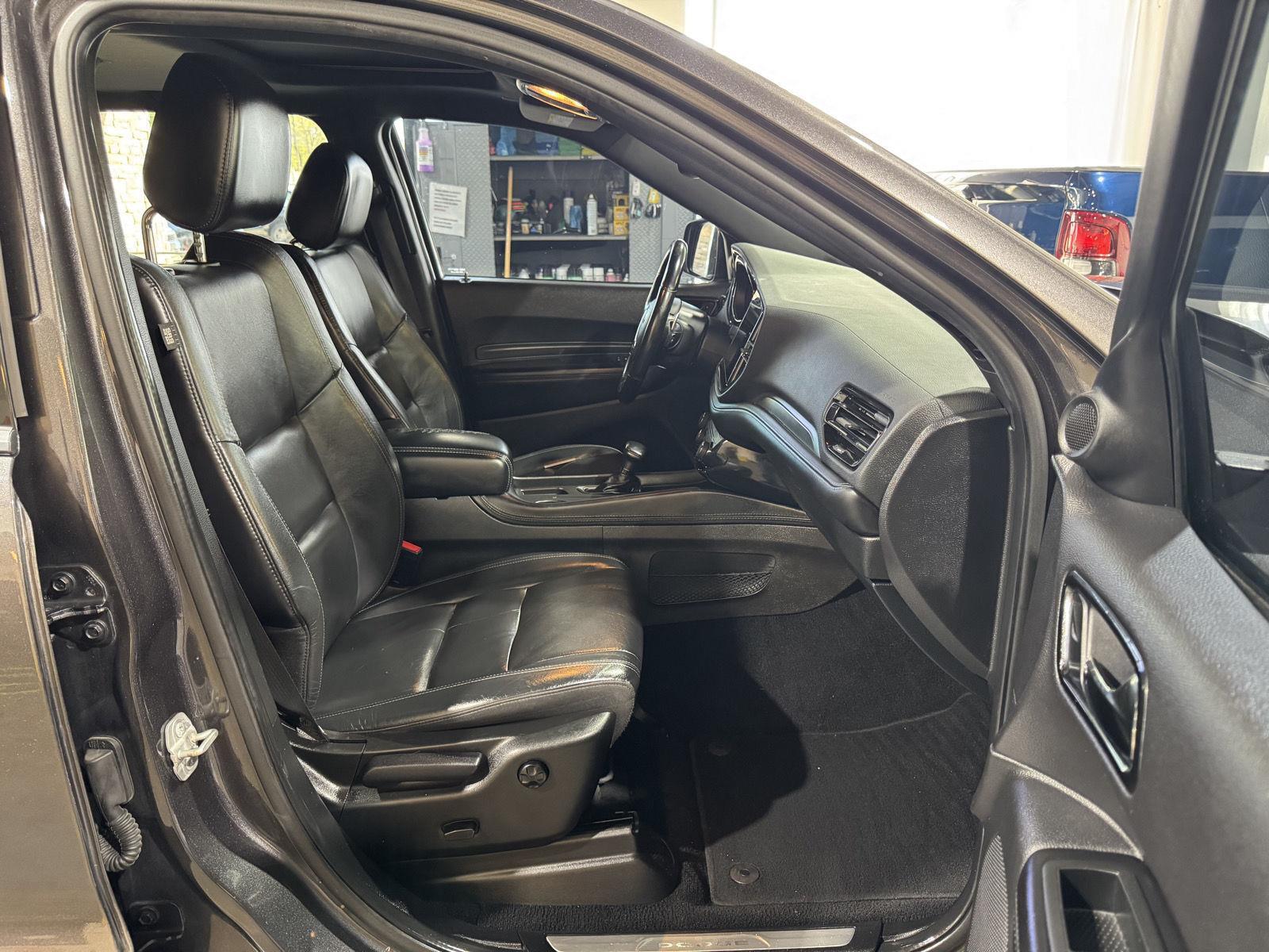 Vehicle photo 26