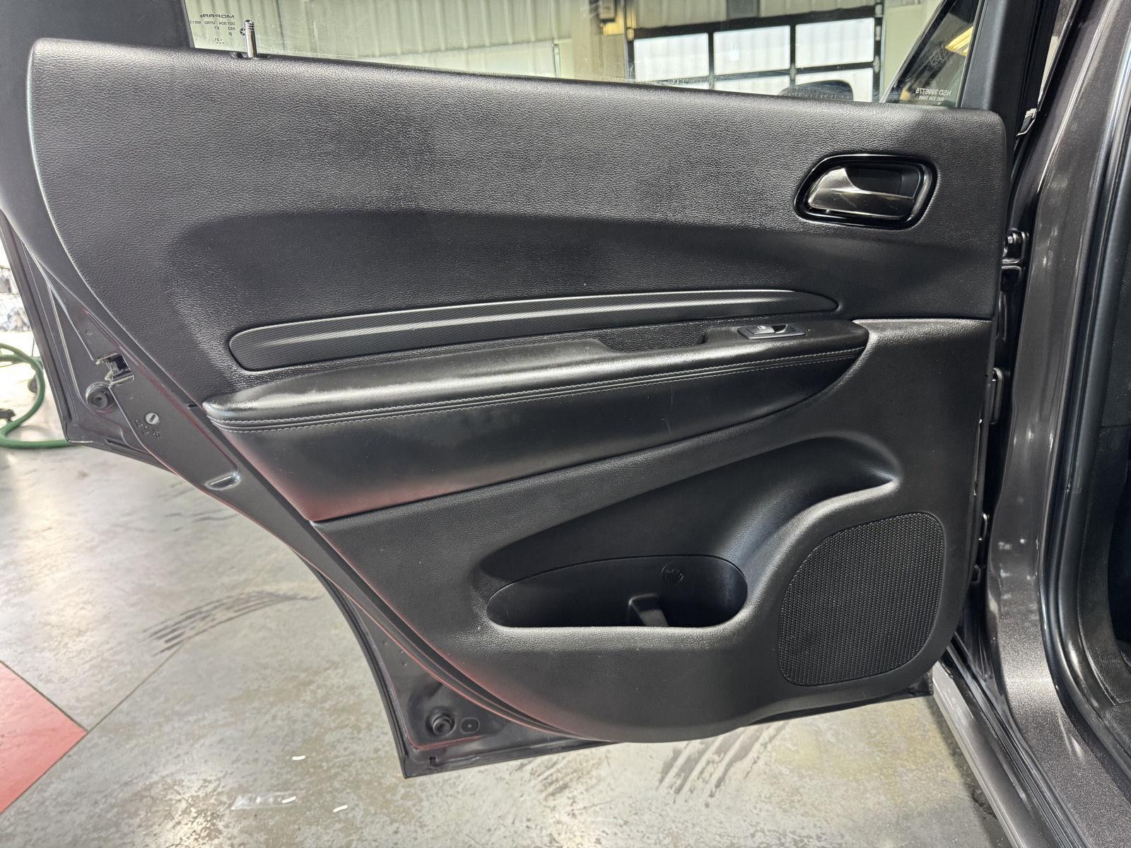 Vehicle photo 32