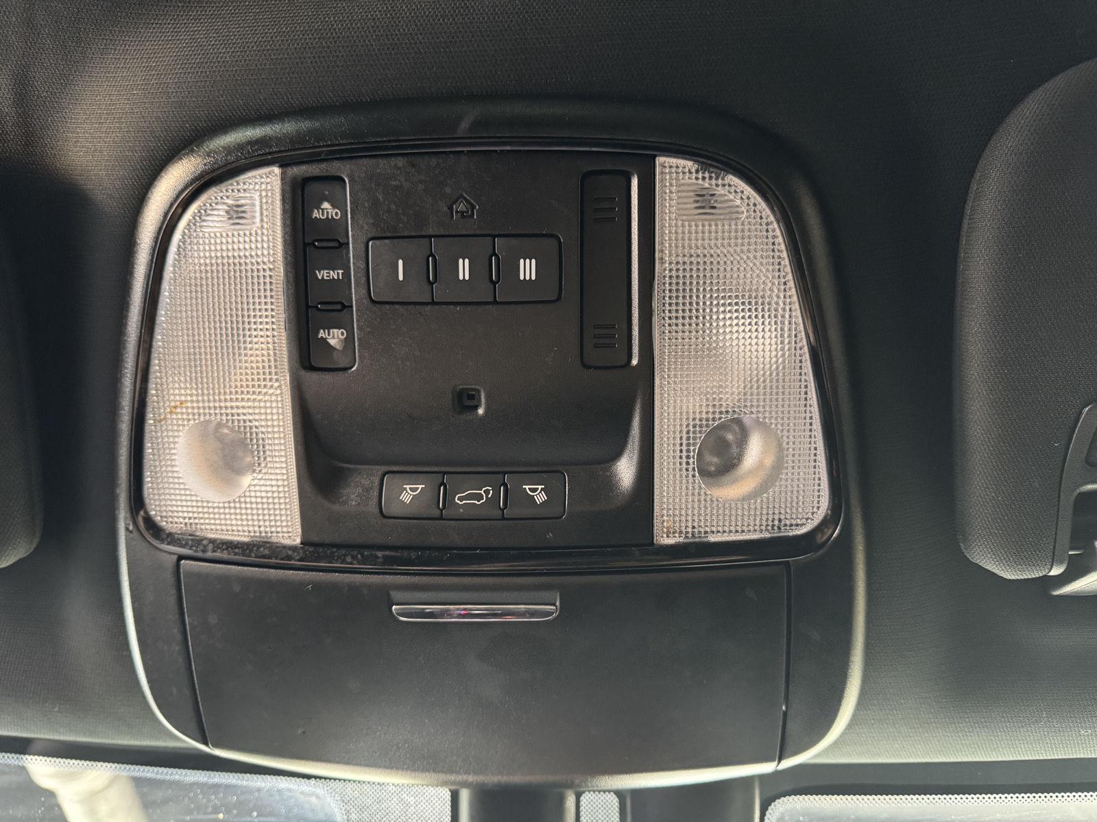 Vehicle photo 35