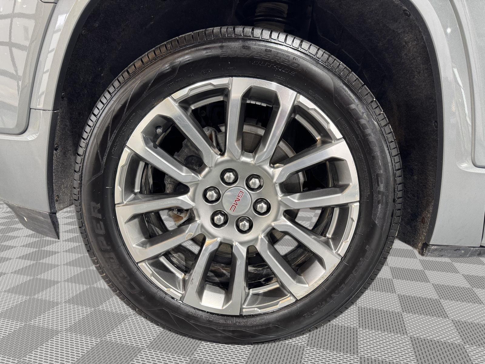 Vehicle photo 11