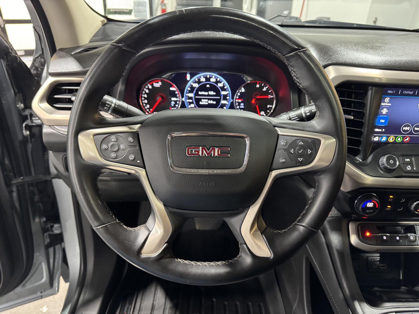 Vehicle photo 13