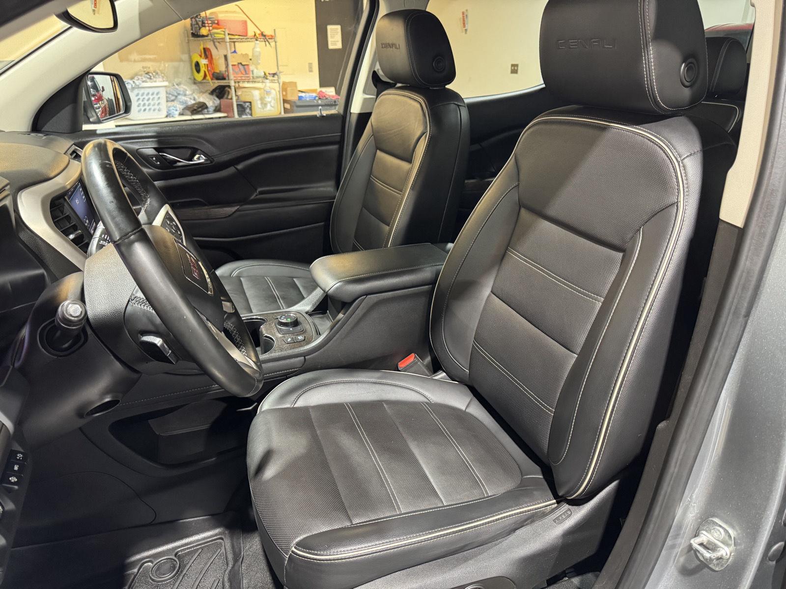 Vehicle photo 20