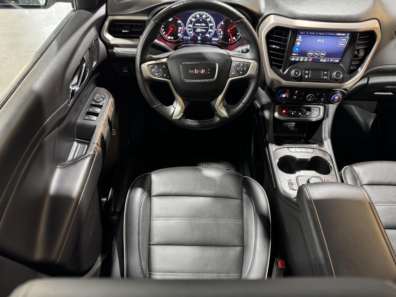 Vehicle photo 23