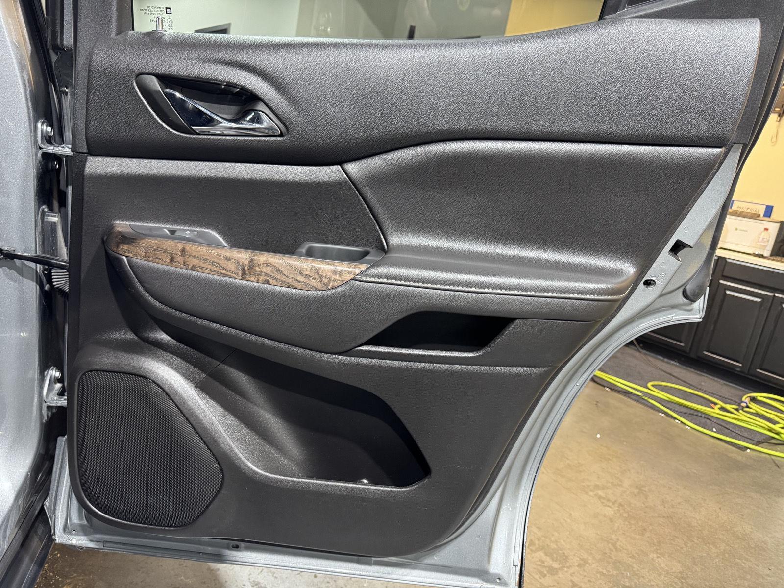 Vehicle photo 28