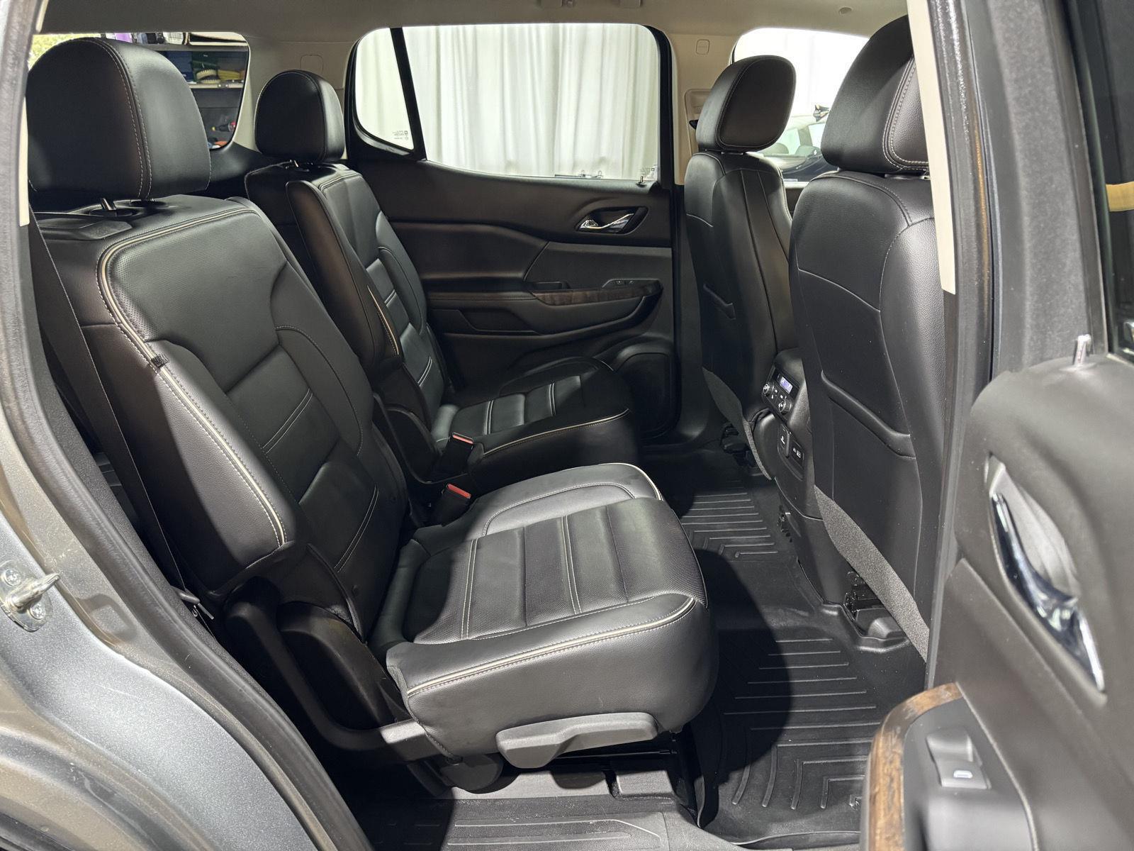 Vehicle photo 29