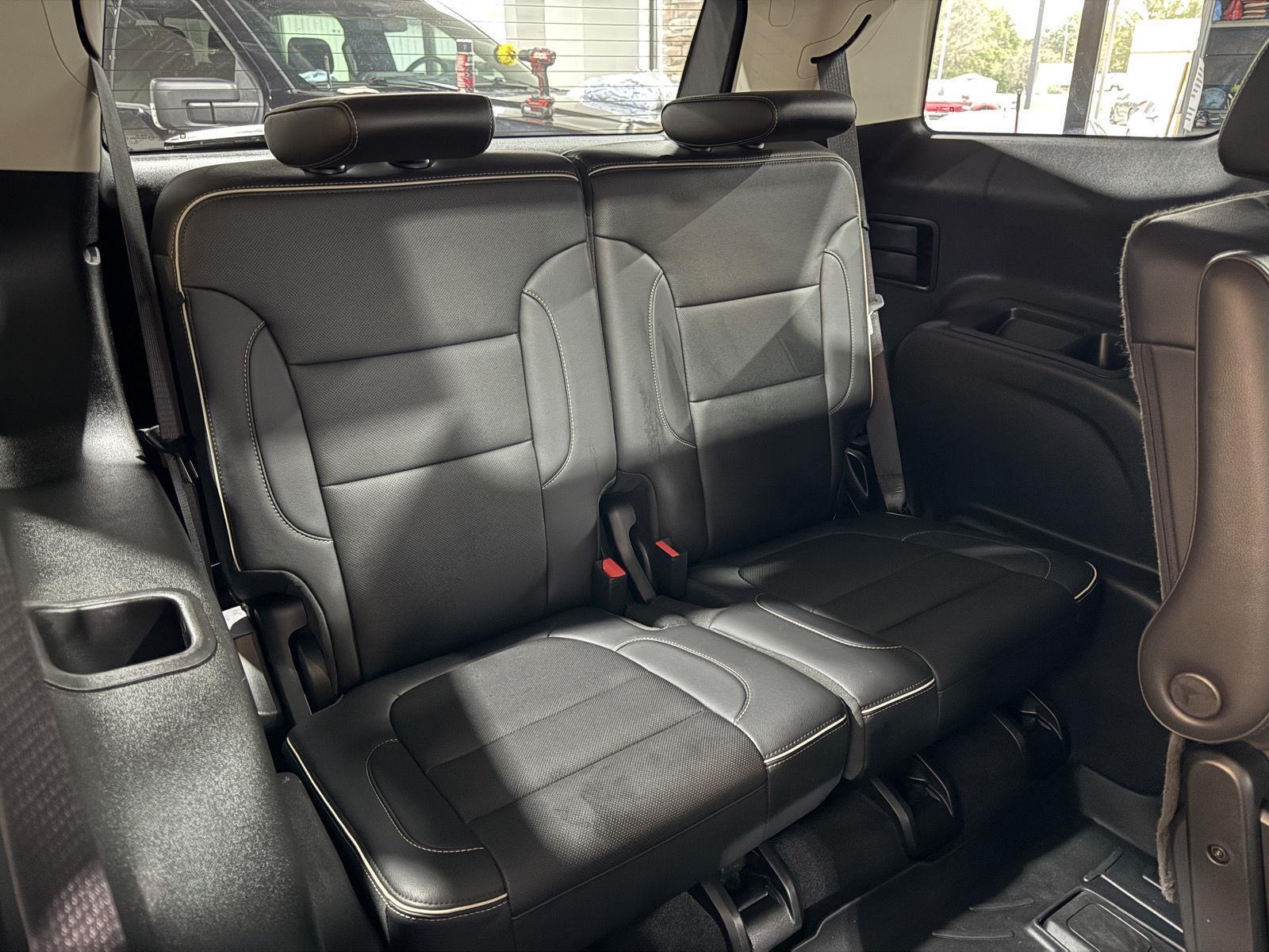 Vehicle photo 31