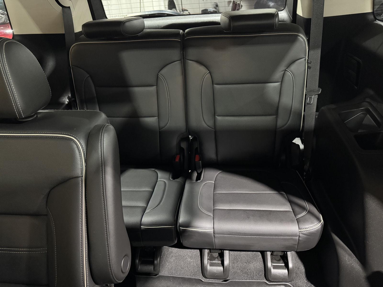 Vehicle photo 35