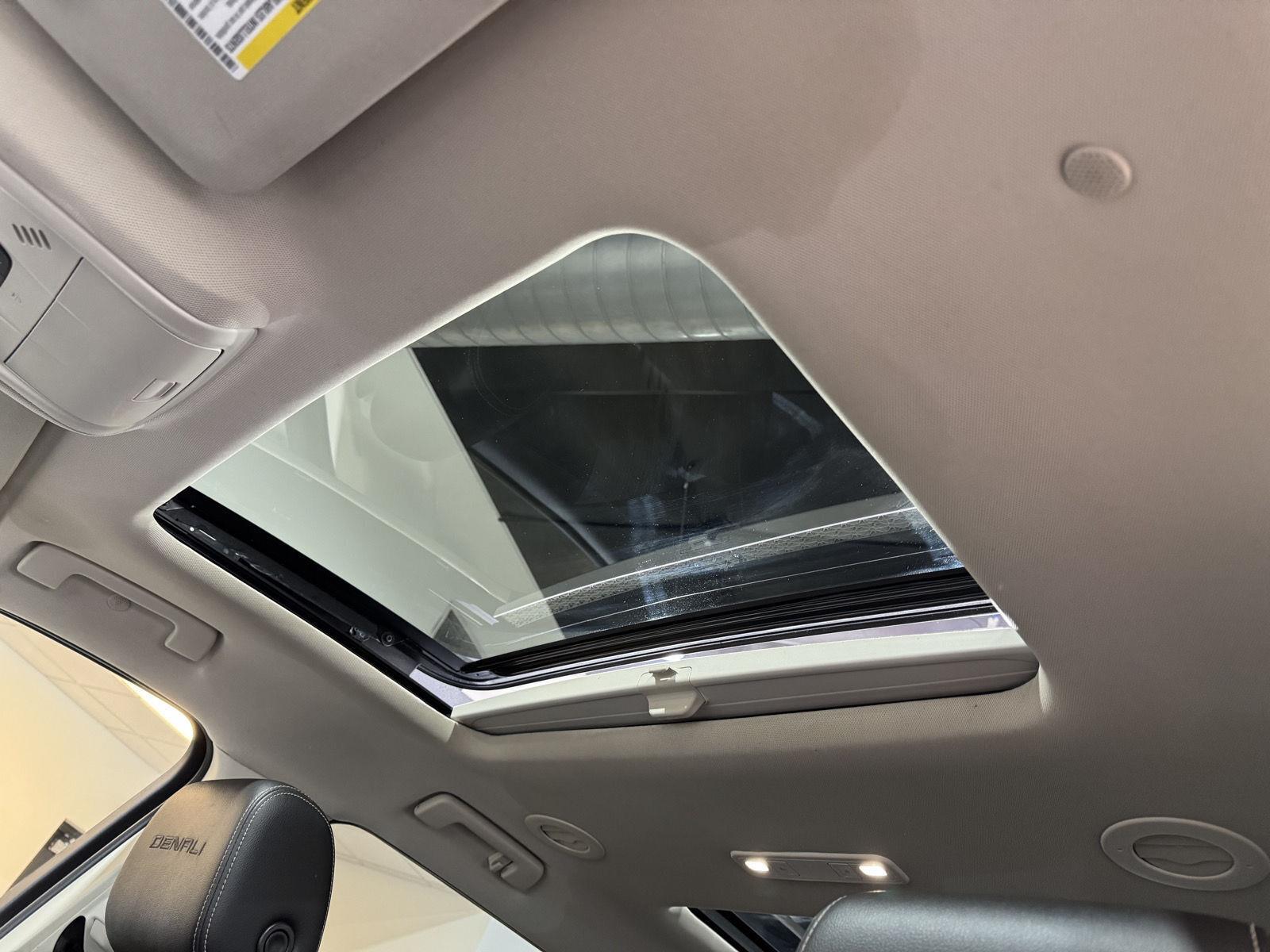 Vehicle photo 37