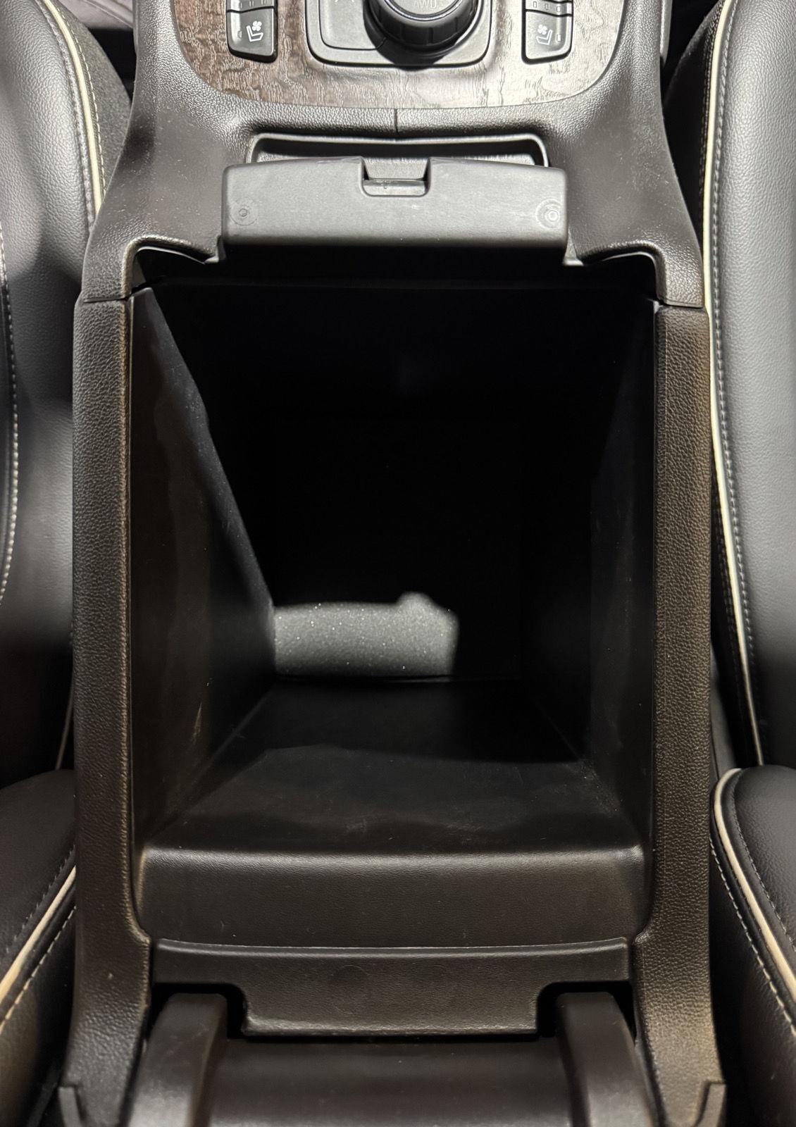 Vehicle photo 44