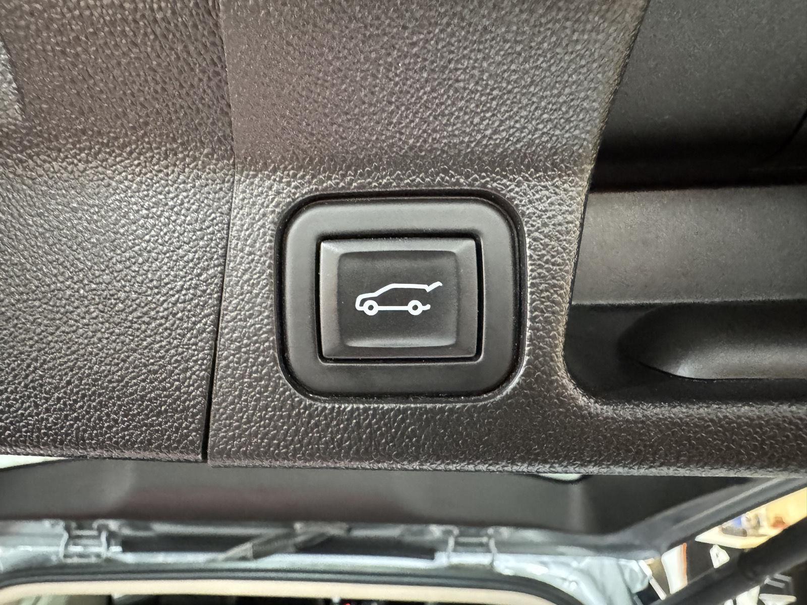 Vehicle photo 50