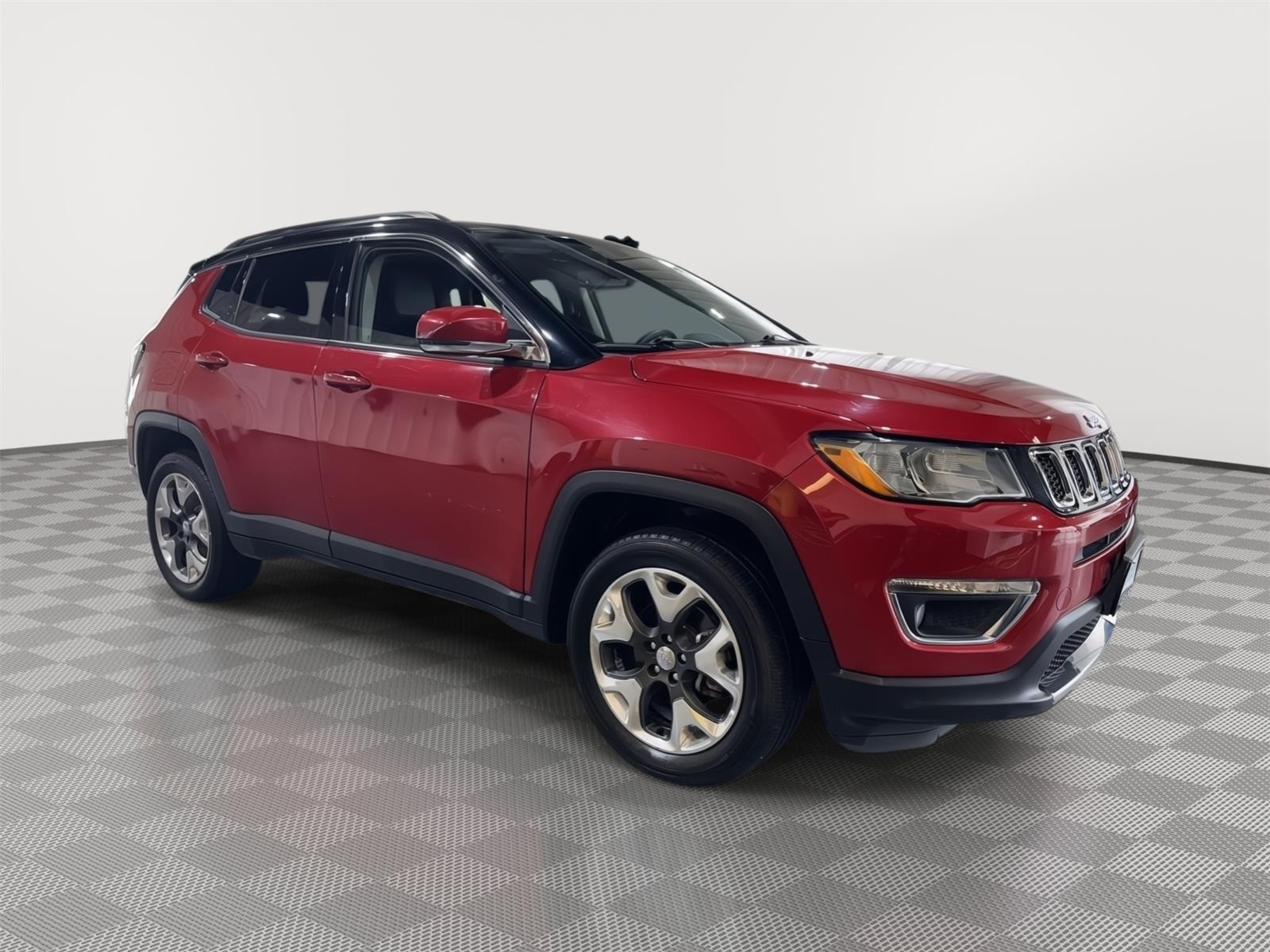 Vehicle photo 6