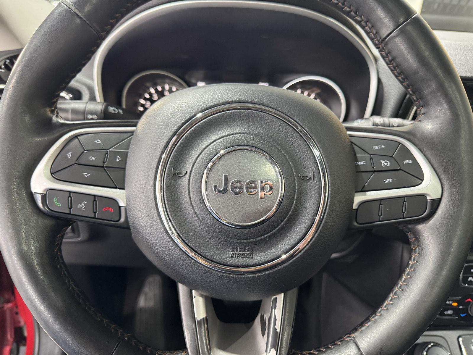 Vehicle photo 13