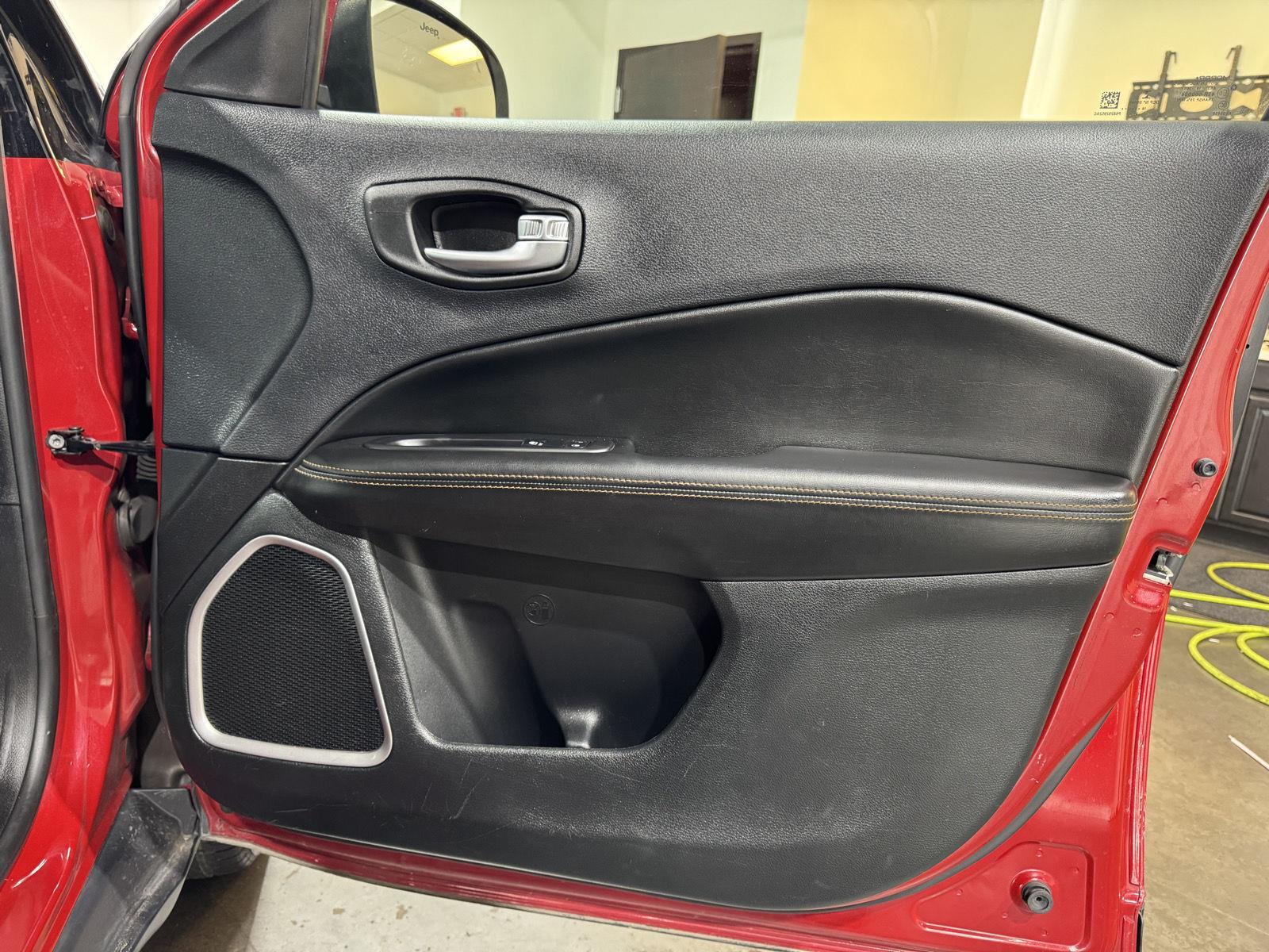 Vehicle photo 24