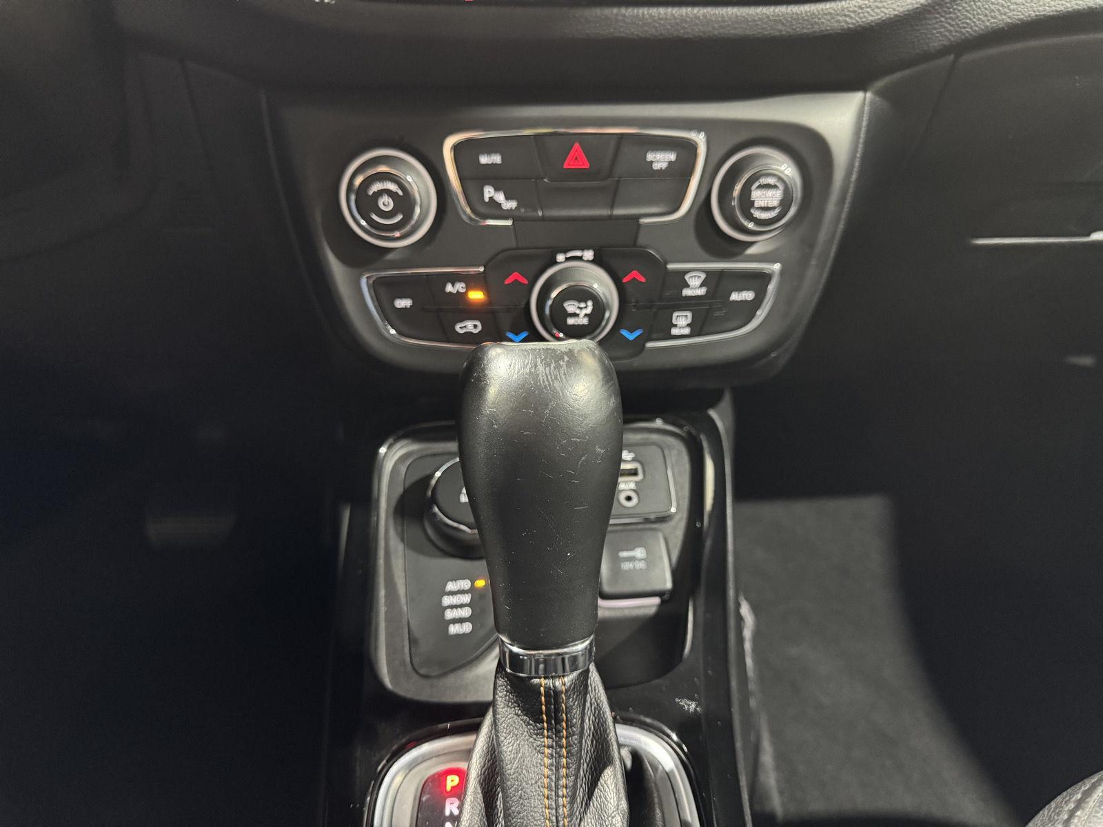 Vehicle photo 35