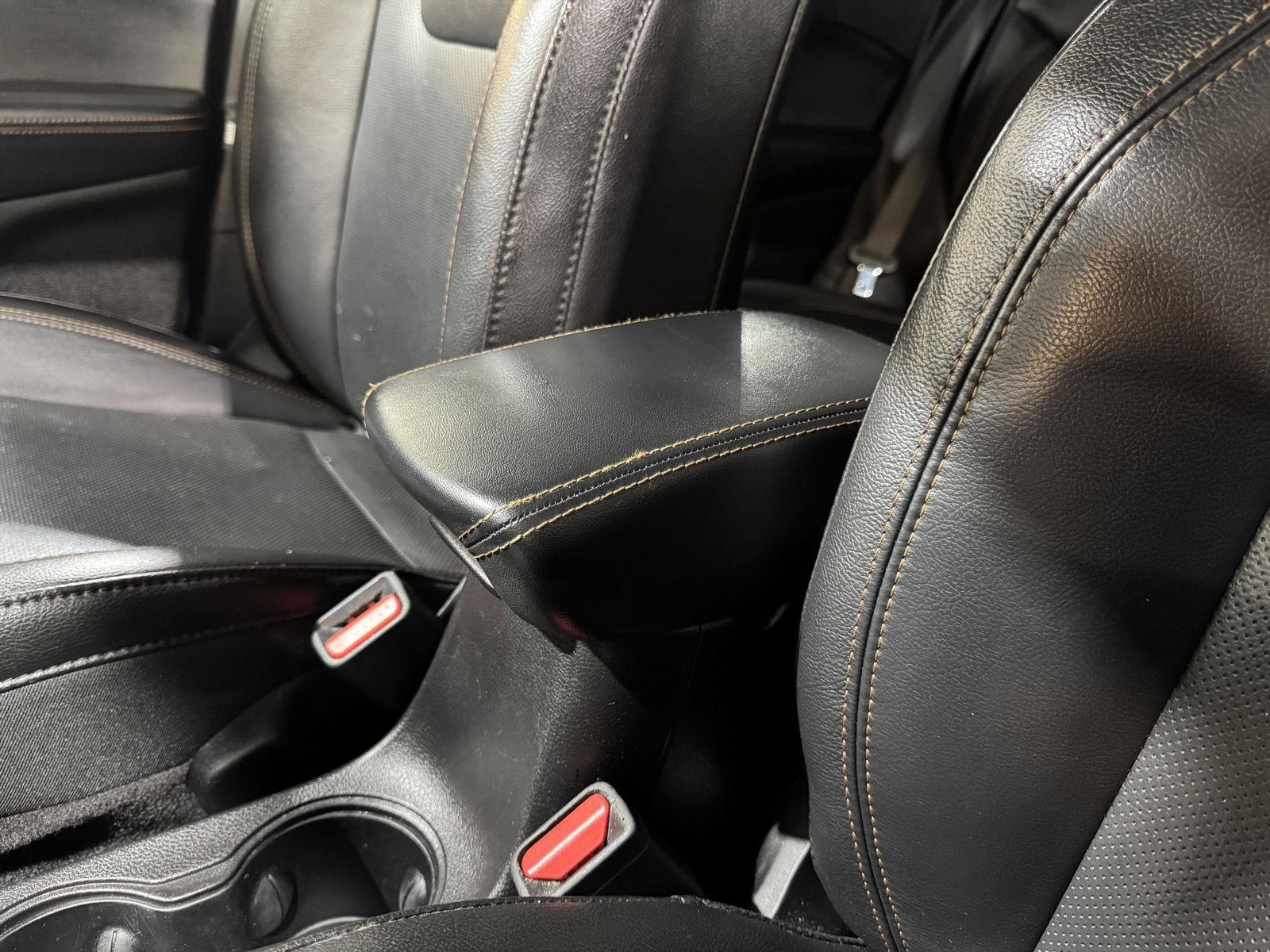 Vehicle photo 37