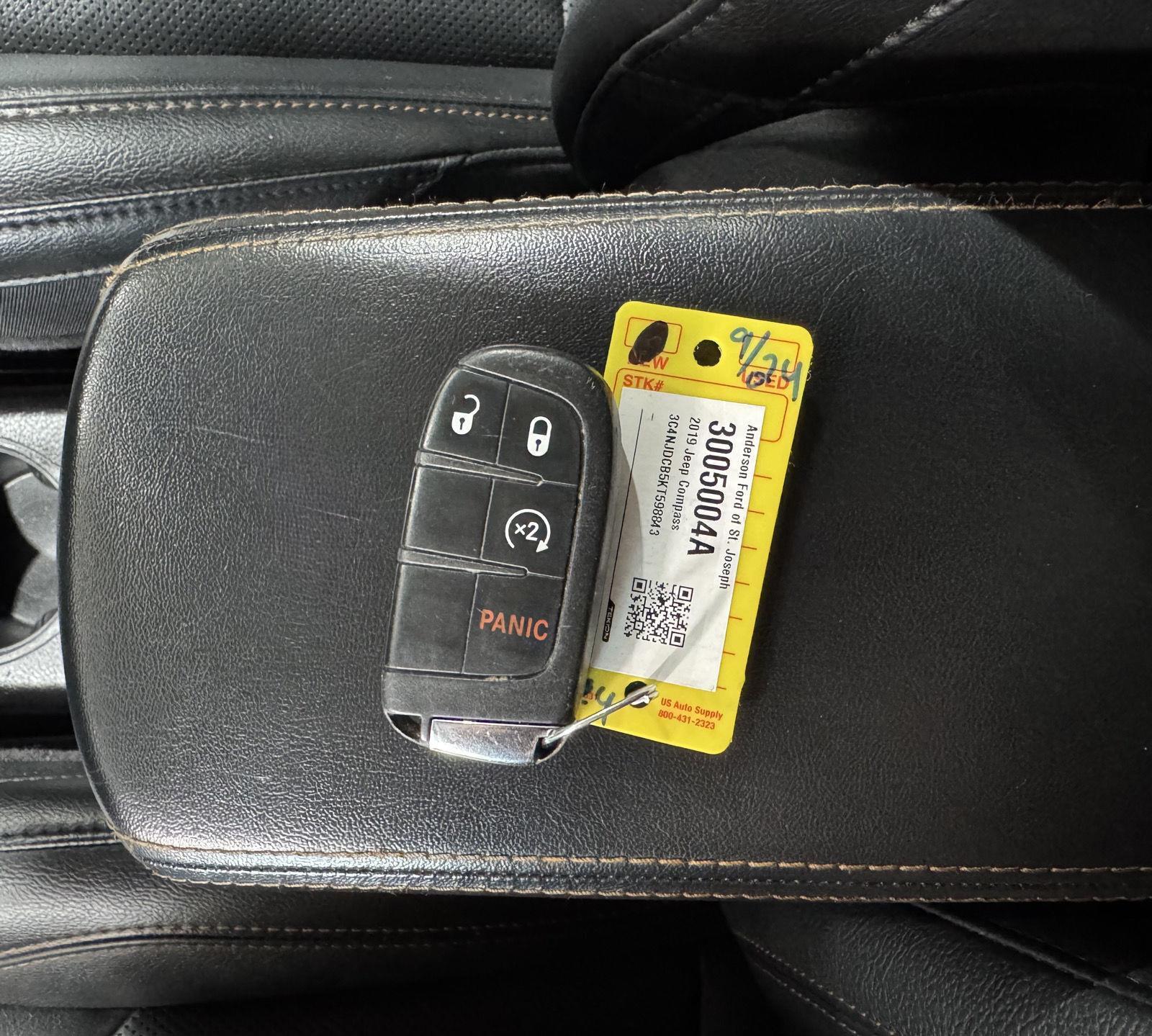 Vehicle photo 45