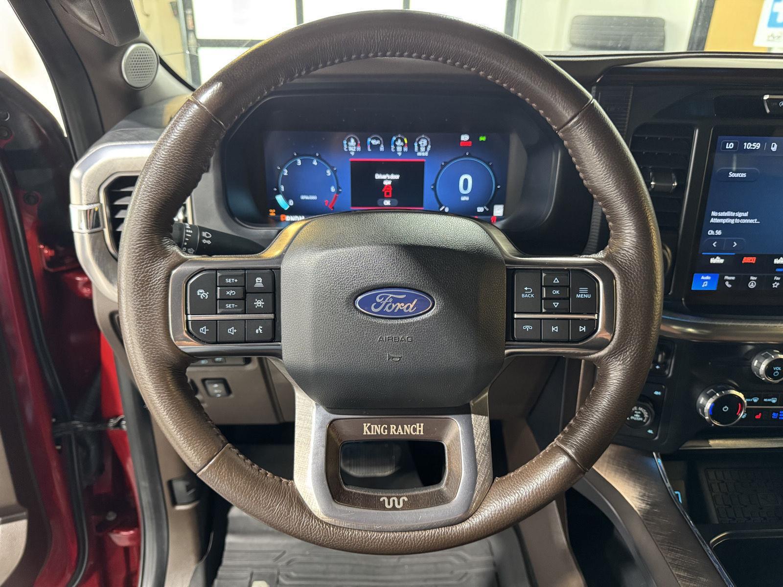 Vehicle photo 13