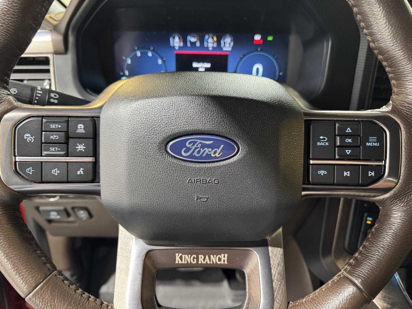 Vehicle photo 14