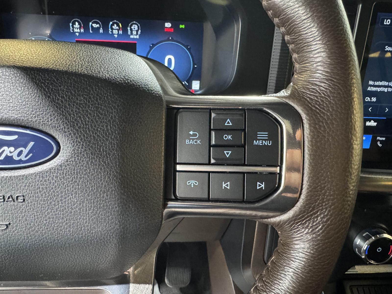 Vehicle photo 16