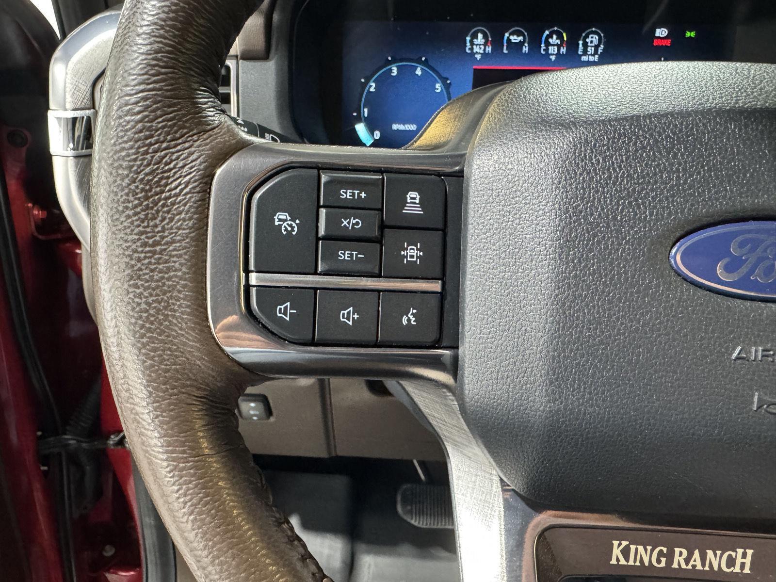 Vehicle photo 15